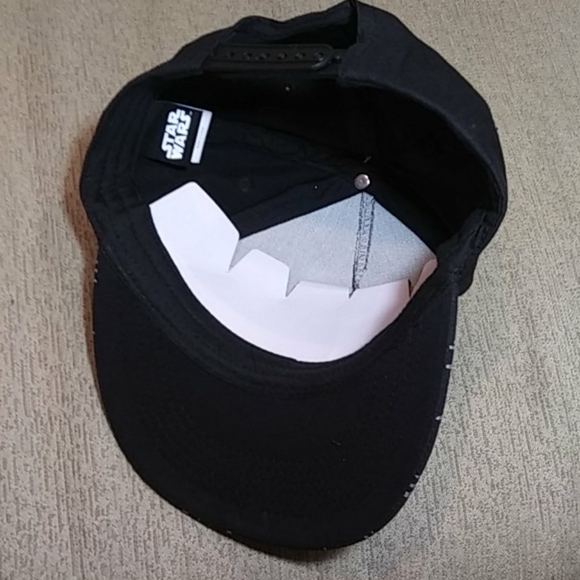 ⭐Star Wars Disney cap⭐ - Picture 8 of 8